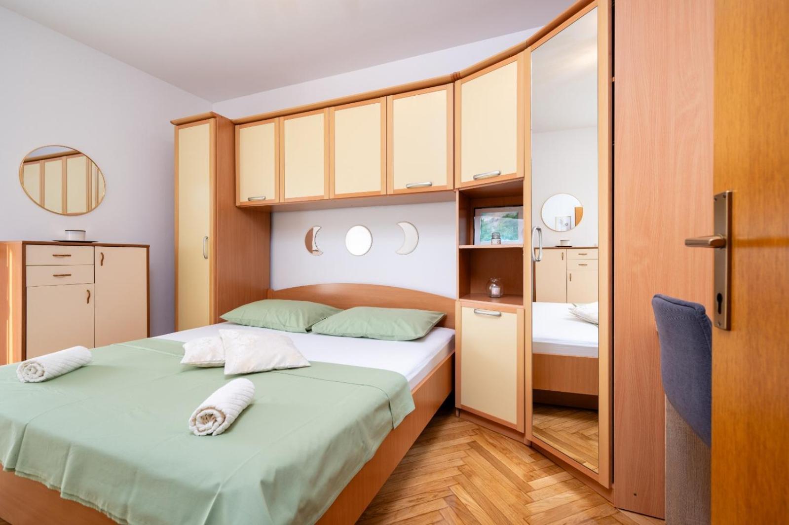 Apartment Anita Трогир Екстериор снимка