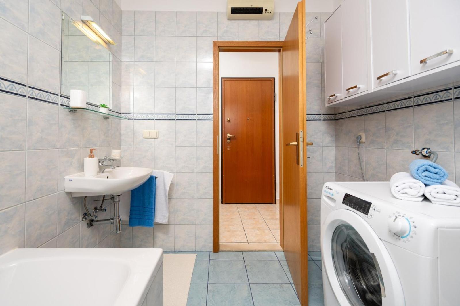Apartment Anita Трогир Екстериор снимка