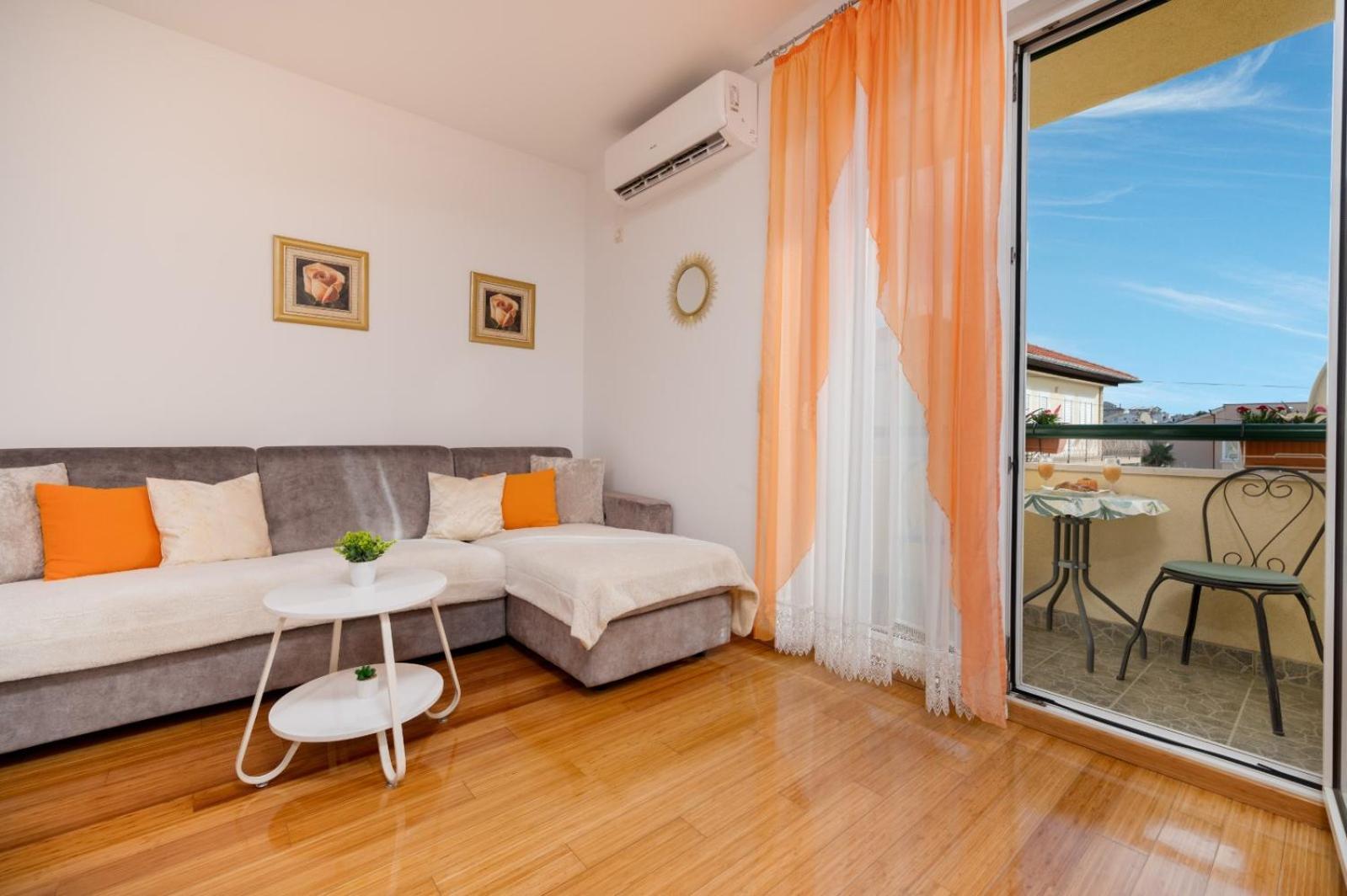 Apartment Anita Трогир Екстериор снимка